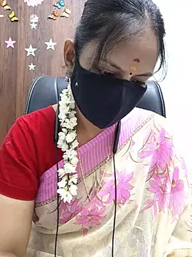 Snapshot of Tamil_white_beauty chatting on August 5, 2026, 1:38 pm Tamil white beauty online show from August 5, 2026, 1:38 pm