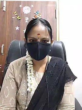 Snapshot of Tamil_white_beauty chatting on August 3, 2026, 2:23 pm Tamil white beauty online show from August 3, 2026, 2:23 pm