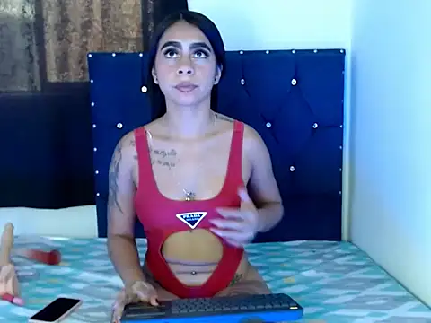 Snapshot of HelenDavied chatting on July 30, 2026, 10:31 pm HelenDavied online show from July 30, 2026, 10:31 pm