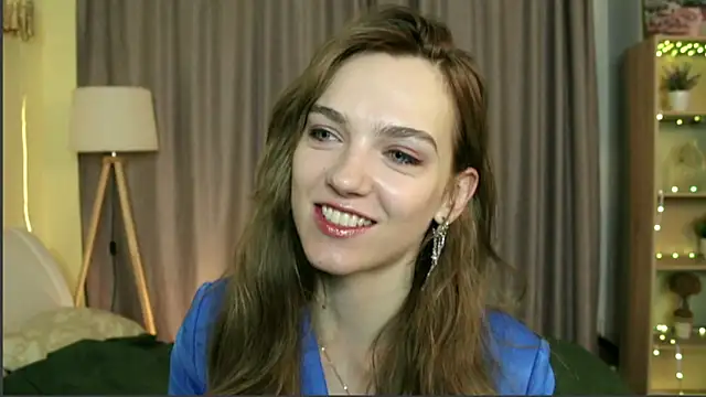 Snapshot of MarielRoloson chatting on July 15, 2026, 7:10 pm MarielRoloson online show from July 15, 2026, 7:10 pm