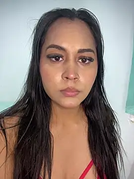 Luisamorena online show from July 17, 2026, 9:01 pm