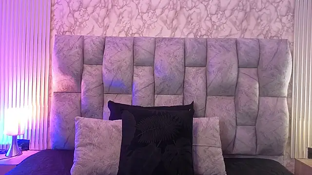 CarlaVondutch online show from June 17, 2026, 7:57 pm
