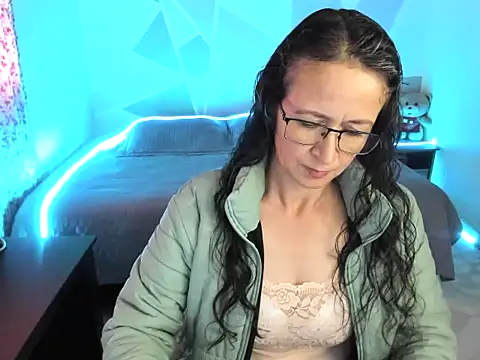 Snapshot of Ana_Flakita chatting on July 3, 2026, 8:15 pm Ana Flakita online show from July 3, 2026, 8:15 pm