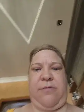 Snapshot of -ELLILOVE- chatting on June 14, 2026, 7:31 am -ELLILOVE- online show from June 14, 2026, 7:31 am