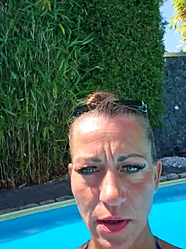 housewifebella online show from June 24, 2026, 10:36 am
