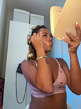 Harrietbronzex online show from July 8, 2026, 2:18 pm