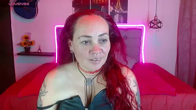 Snapshot of Cris_suitexx chatting on June 14, 2026, 3:46 pm Cris suitexx online show from June 14, 2026, 3:46 pm
