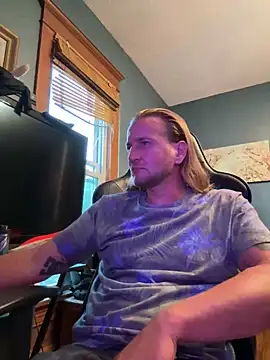 Snapshot of Ragnarrodbrok chatting on June 15, 2026, 1:06 am Ragnarrodbrok online show from June 15, 2026, 1:06 am