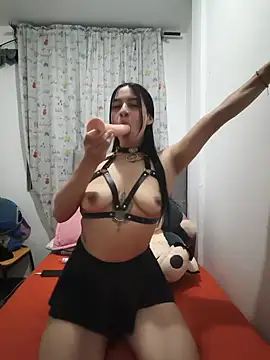 Snapshot of julieta_montoya chatting on June 19, 2026, 4:29 am julieta montoya online show from June 19, 2026, 4:29 am