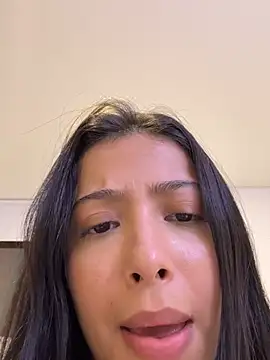 Snapshot of BellaSofyyy chatting on July 6, 2026, 5:25 am BellaSofyyy online show from July 6, 2026, 5:25 am
