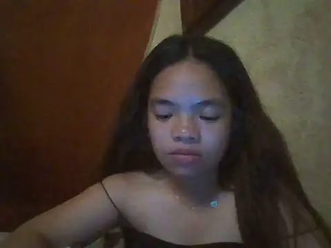 pretty gia online show from July 8, 2026, 12:03 am