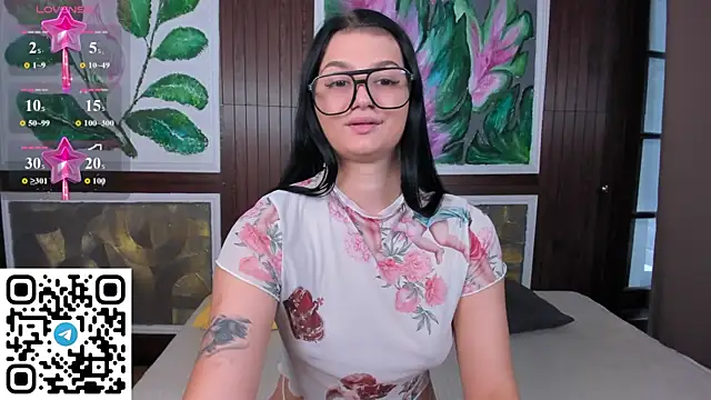Snapshot of SolaZolaz chatting on August 6, 2026, 7:47 am SolaZolaz online show from August 6, 2026, 7:47 am