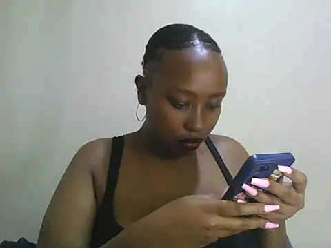 Snapshot of Vee_virgy chatting on August 1, 2026, 7:56 pm Vee virgy online show from August 1, 2026, 7:56 pm