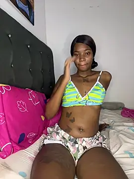 Snapshot of ShakiraThompss18 chatting on July 28, 2026, 2:24 pm ShakiraThompss18 online show from July 28, 2026, 2:24 pm