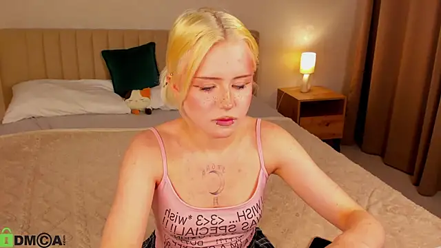 Snapshot of kikipeach chatting on August 2, 2026, 12:14 pm kikipeach online show from August 2, 2026, 12:14 pm