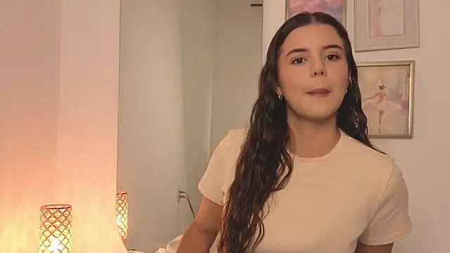 Isabellebotero online show from June 24, 2026, 3:43 pm