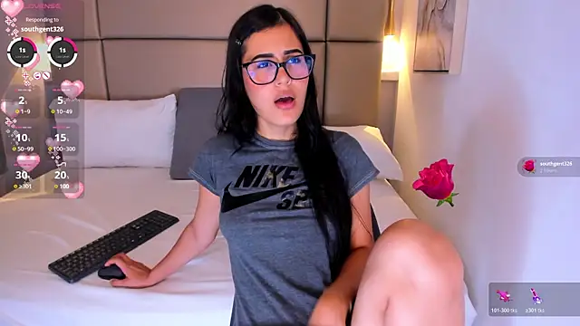 Snapshot of jazminmoree chatting on June 24, 2026, 9:01 pm jazminmoree online show from June 24, 2026, 9:01 pm