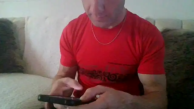 Snapshot of HotStraightDude chatting on June 18, 2026, 3:06 pm HotStraightDude online show from June 18, 2026, 3:06 pm