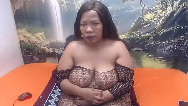 Snapshot of CURVYELEGANCExxx chatting on July 15, 2026, 4:41 am CURVYELEGANCExxx online show from July 15, 2026, 4:41 am