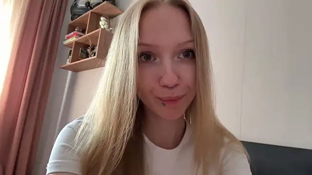 Snapshot of BivalentFalloff chatting on August 6, 2026, 6:19 am BivalentFalloff online show from August 6, 2026, 6:19 am