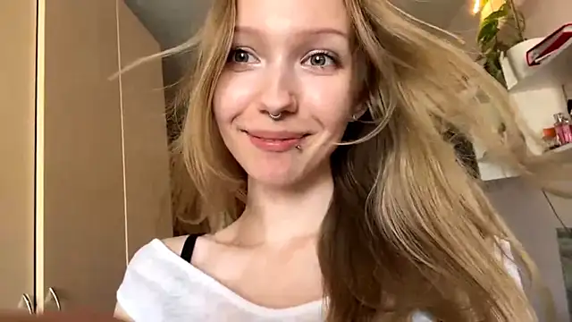 Snapshot of BivalentFalloff chatting on July 11, 2026, 5:41 am BivalentFalloff online show from July 11, 2026, 5:41 am