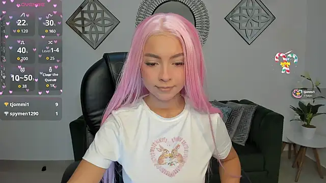 Snapshot of Honeyy_Taylor chatting on August 8, 2026, 12:34 pm Honeyy Taylor online show from August 8, 2026, 12:34 pm