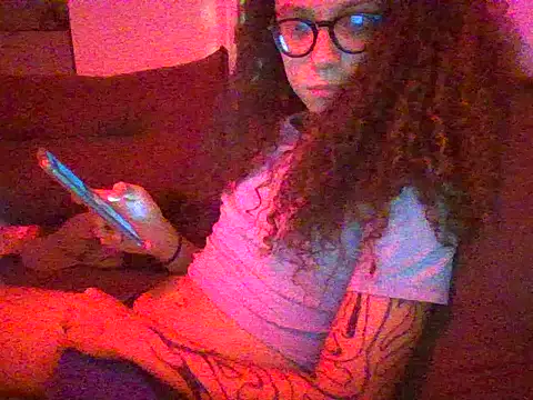 Snapshot of lolozinho_ chatting on June 18, 2026, 9:53 pm lolozinho online show from June 18, 2026, 9:53 pm