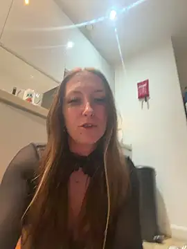 Snapshot of Coleyy_xx chatting on June 22, 2026, 7:44 pm Coleyy xx online show from June 22, 2026, 7:44 pm