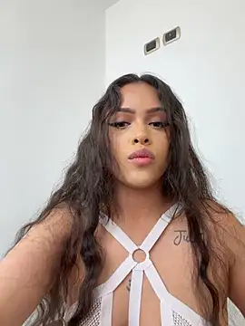 MilaHank online show from June 26, 2026, 6:14 pm