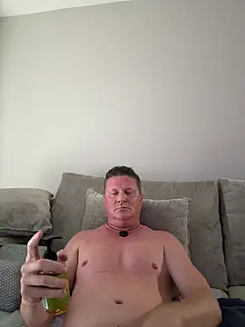 Snapshot of funandstuff chatting on June 19, 2026, 9:09 pm funandstuff online show from June 19, 2026, 9:09 pm