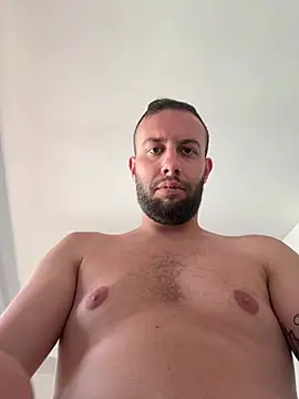 Snapshot of tittolone98 chatting on June 19, 2026, 2:56 pm tittolone98 online show from June 19, 2026, 2:56 pm