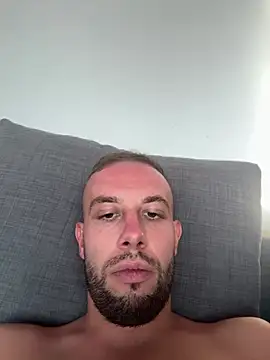 Snapshot of tittolone98 chatting on July 30, 2026, 5:45 pm tittolone98 online show from July 30, 2026, 5:45 pm