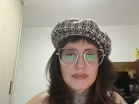 Snapshot of cathyfire chatting on June 23, 2026, 3:04 am cathyfire online show from June 23, 2026, 3:04 am