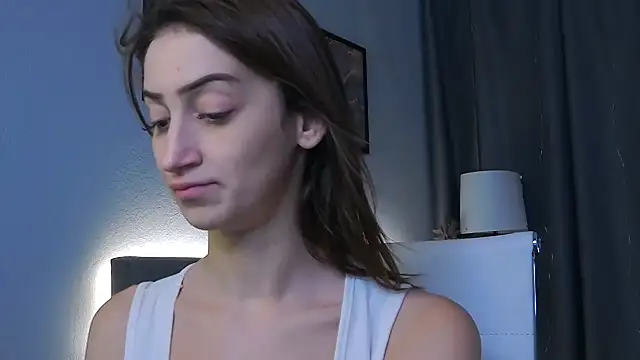 SofiaHill online show from August 3, 2026, 12:22 pm