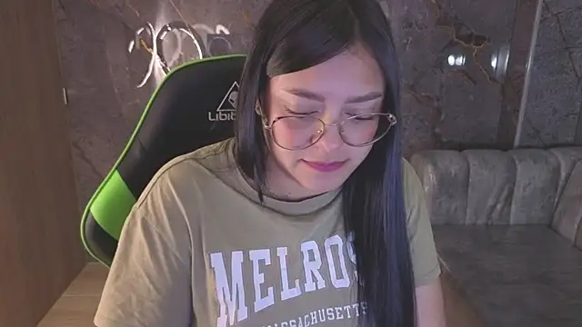 Snapshot of mia_velvet_cn chatting on June 19, 2026, 1:28 pm mia velvet cn online show from June 19, 2026, 1:28 pm