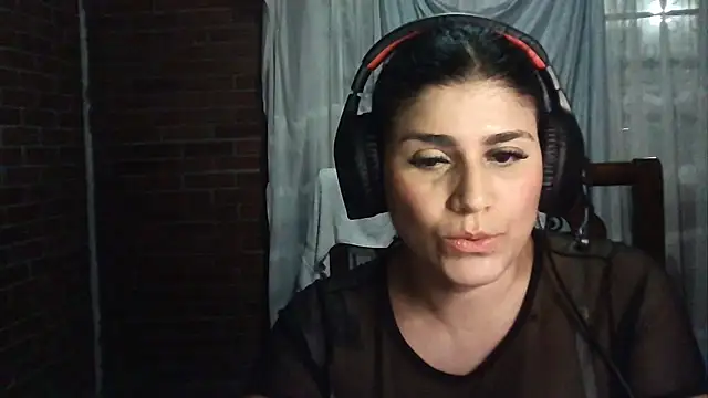 CarolinaMoretti online show from July 14, 2026, 3:55 am