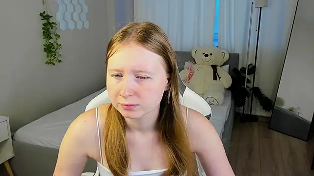 Snapshot of LiliTiny chatting on August 6, 2026, 1:11 am LiliTiny online show from August 6, 2026, 1:11 am