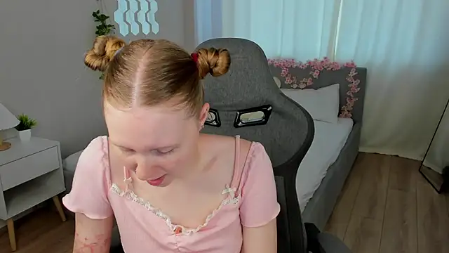 Snapshot of LiliTiny chatting on July 23, 2026, 1:58 am LiliTiny online show from July 23, 2026, 1:58 am