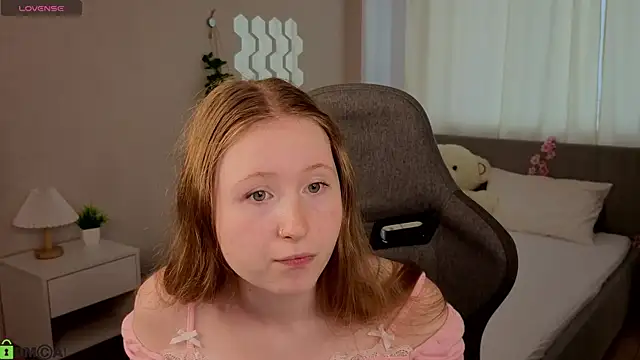 Snapshot of LiliTiny chatting on July 18, 2026, 2:20 am LiliTiny online show from July 18, 2026, 2:20 am