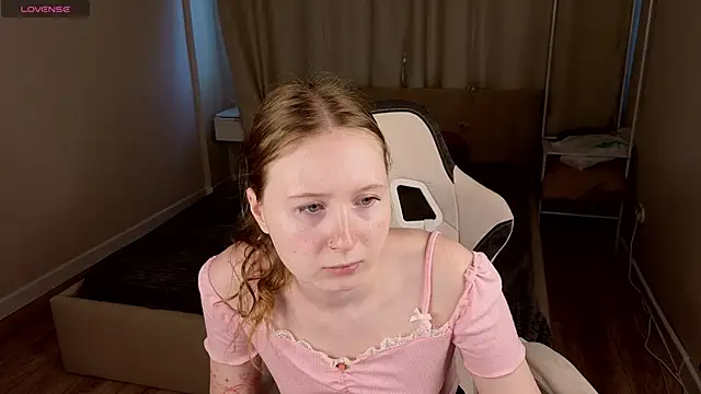 Snapshot of LiliTiny chatting on July 16, 2026, 1:46 am LiliTiny online show from July 16, 2026, 1:46 am
