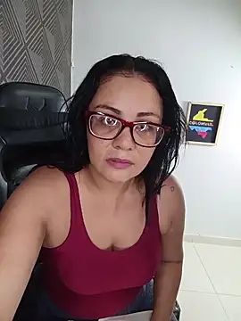 Snapshot of DiablaProhibida chatting on June 21, 2026, 7:52 pm DiablaProhibida online show from June 21, 2026, 7:52 pm