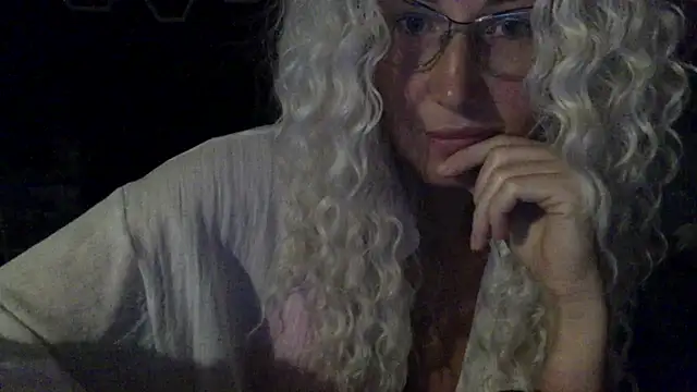 Snapshot of Solenyavo chatting on July 8, 2026, 7:14 pm Solenyavo online show from July 8, 2026, 7:14 pm