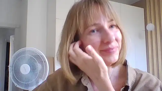Snapshot of Deloriada chatting on June 24, 2026, 8:35 am Deloriada online show from June 24, 2026, 8:35 am