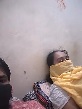 Snapshot of Lundpakadu chatting on August 6, 2026, 6:47 pm Lundpakadu online show from August 6, 2026, 6:47 pm