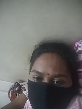 Snapshot of Lundpakadu chatting on July 12, 2026, 6:31 pm Lundpakadu online show from July 12, 2026, 6:31 pm