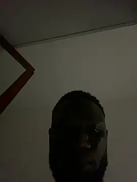 Snapshot of 00bee chatting on June 21, 2026, 1:33 am 00bee online show from June 21, 2026, 1:33 am