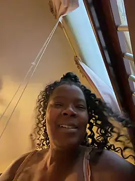 Snapshot of dianaraigns chatting on July 4, 2026, 10:47 pm dianaraigns online show from July 4, 2026, 10:47 pm