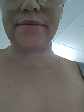 Snapshot of BRANQUINHAGG66 chatting on July 6, 2026, 4:42 pm BRANQUINHAGG66 online show from July 6, 2026, 4:42 pm