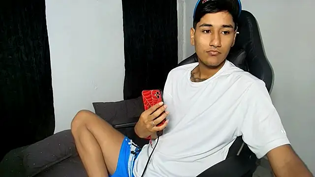 Snapshot of liam_rusten chatting on July 1, 2026, 1:33 pm liam rusten online show from July 1, 2026, 1:33 pm