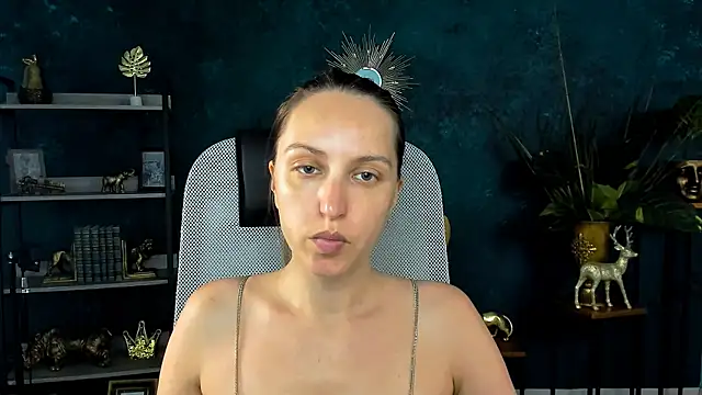 Snapshot of ErinWise chatting on July 22, 2026, 8:27 am ErinWise online show from July 22, 2026, 8:27 am